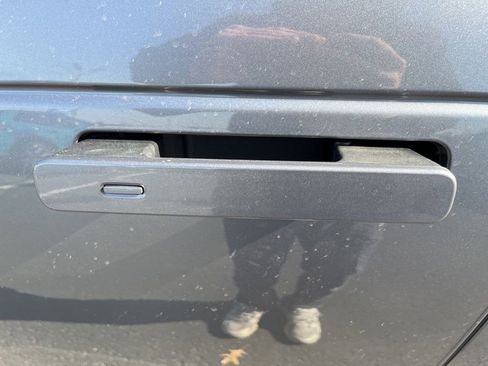 Used 2021 Land Rover Range Rover Velar R-Dynamic S image 17