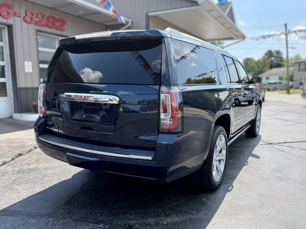 Used 2019 GMC Yukon XL Denali w/ Denali Ultimate Package AWD/4WD image 8