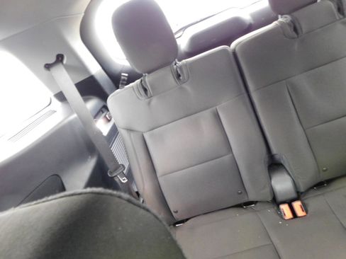 Used 2021 Ford Explorer XLT image 29