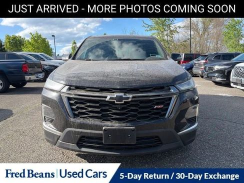 Used 2023 Chevrolet Traverse RS AWD/4WD image 2