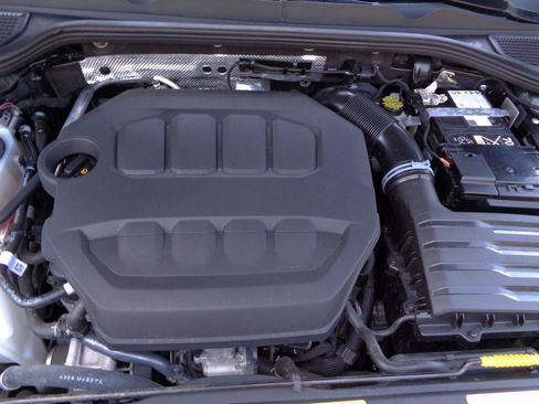 Used 2025 Volkswagen Golf R AWD/4WD image 18