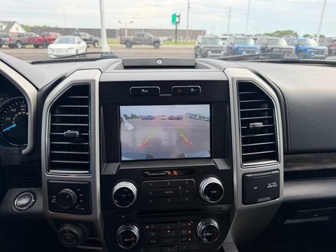 Used 2018 Ford F150 Lariat w/ Equipment Group 502A Luxury AWD/4WD image 14