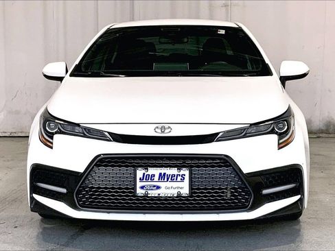 Used 2021 Toyota Corolla SE image 2