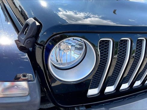 Used 2020 Jeep Wrangler Unlimited Sahara AWD/4WD image 29