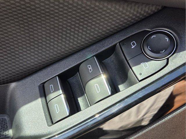 Used 2026 Chevrolet Equinox RS w/ Convenience Package III FWD image 24