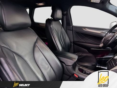 Used 2019 Lincoln MKC Select w/ Select Plus Package image 28