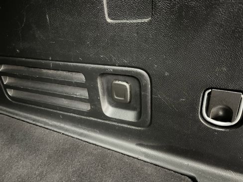 Used 2020 Chevrolet Traverse LT w/ LPO, Floor Liner Package image 30