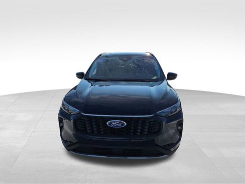 Used 2024 Ford Escape Platinum image 3