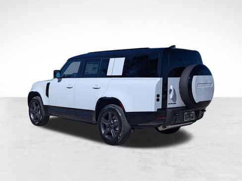 Used 2026 Land Rover Defender 130 X-Dynamic SE AWD/4WD image 3