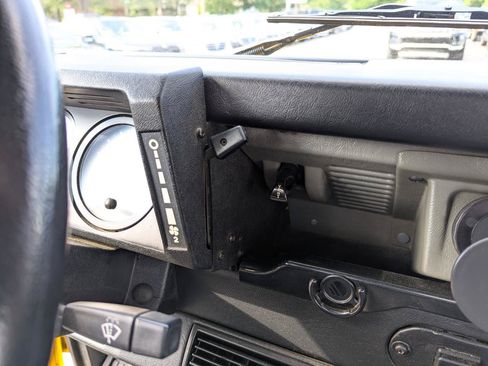 Used 1997 Land Rover Defender 90 AWD/4WD image 19