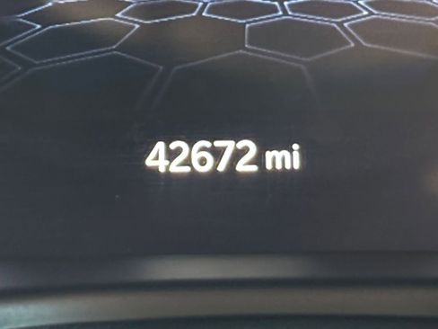 Used 2025 Jeep Compass Limited image 41