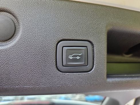 Used 2022 Chevrolet Equinox LT AWD/4WD image 19