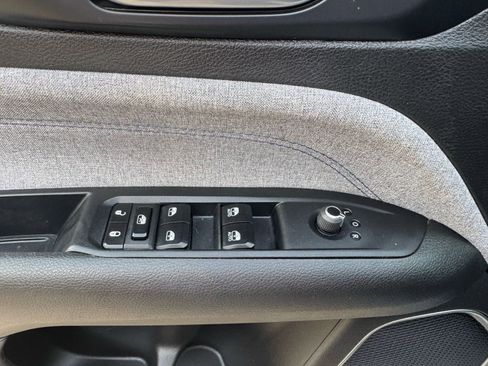 Used 2023 Jeep Compass Latitude image 26