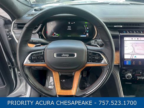 Used 2022 Jeep Grand Cherokee Summit AWD/4WD image 9