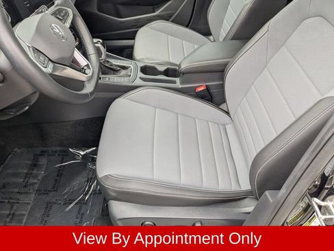 Used 2025 Volkswagen Jetta SE FWD image 24