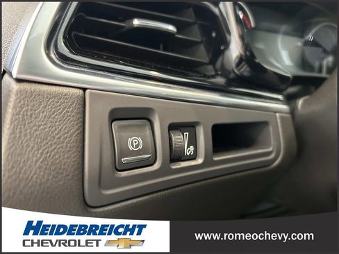 Certified 2023 Cadillac XT6 Premium Luxury image 30