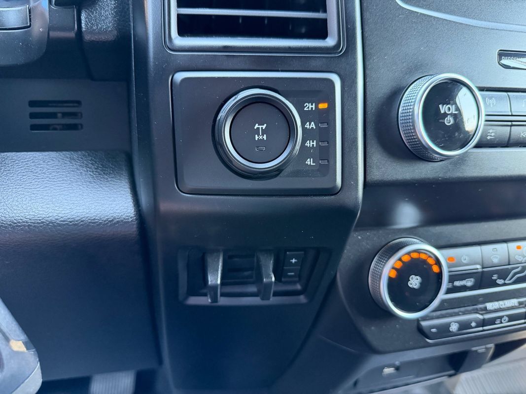 Used 2020 Ford Expedition Max XL AWD/4WD image 19