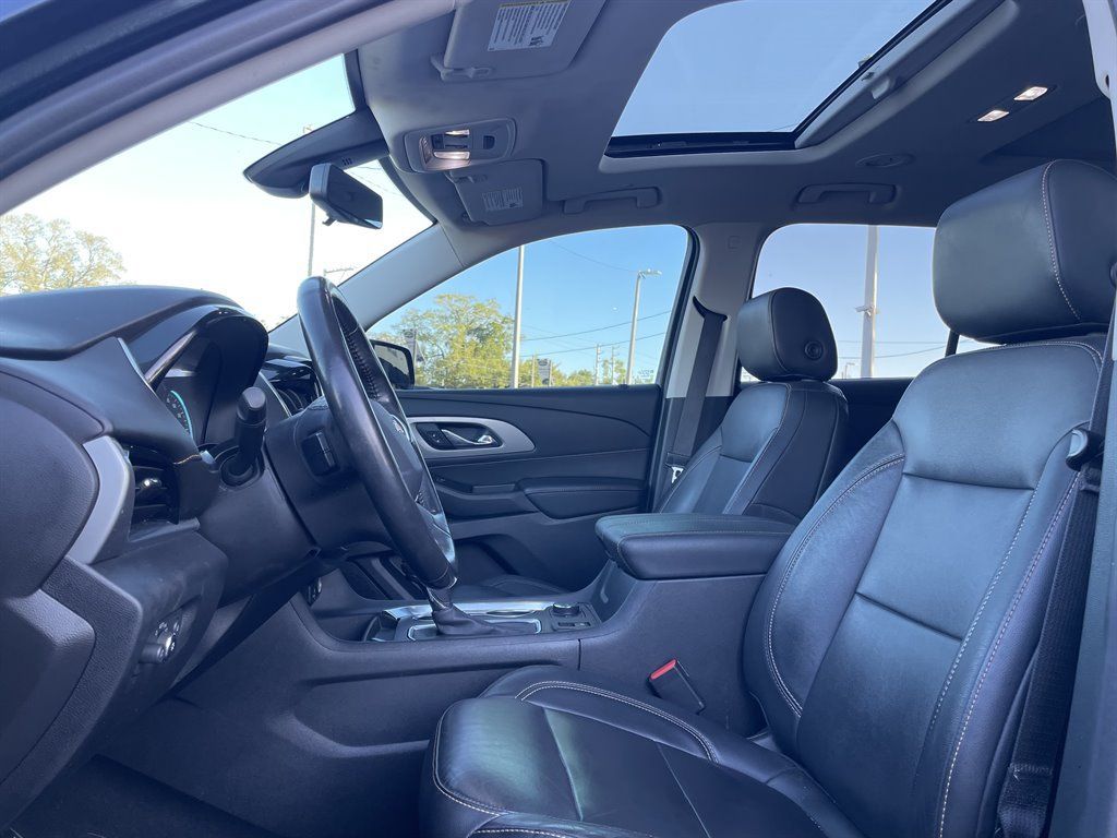 Used 2020 Chevrolet Traverse LT w/ LT Premium Package AWD/4WD image 24