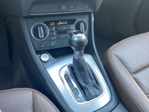 Used 2018 Audi Q3 2.0T Premium Plus w/ Premium Plus Package AWD/4WD image 22