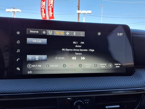 Used 2025 Nissan Kicks SR image 16