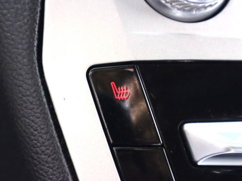 Used 2023 Ford Explorer XLT w/ Equipment Group 202A image 21