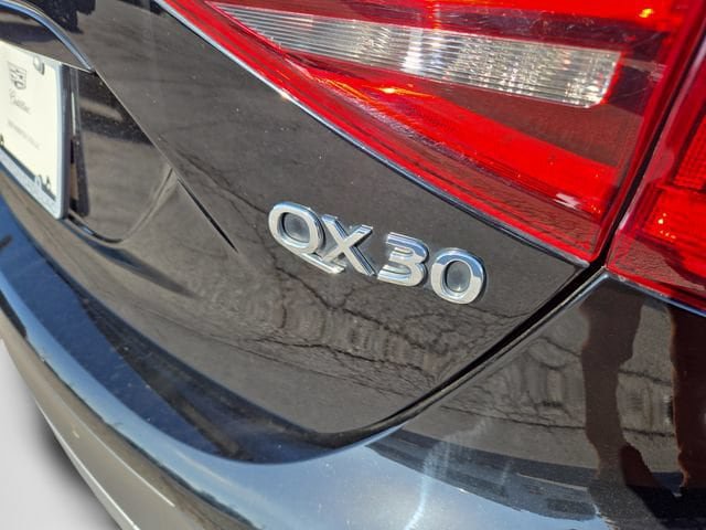 Used 2019 INFINITI QX30 AWD image 44