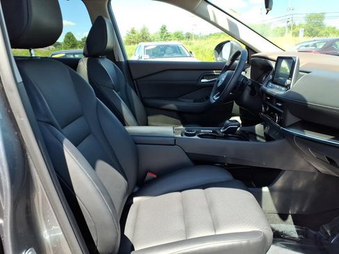 Certified 2023 Nissan Rogue SV w/ SV Premium B Package AWD/4WD image 9