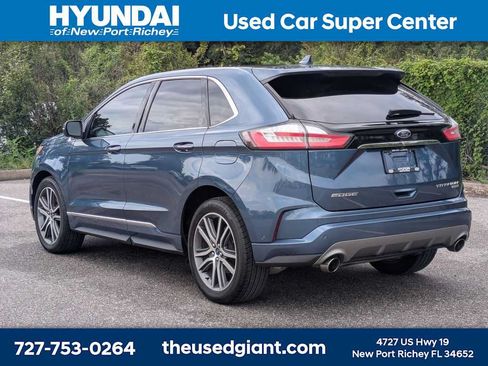 Used 2019 Ford Edge Titanium w/ Equipment Group 301A FWD image 3