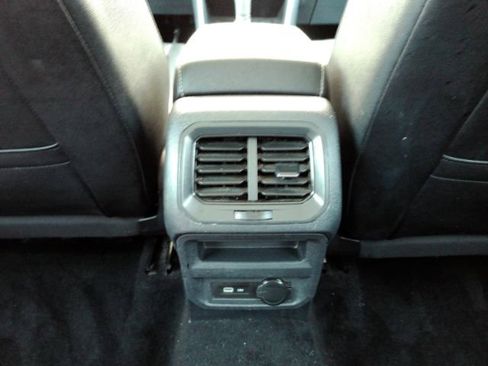 Used 2023 Volkswagen Tiguan SE w/ Panoramic Sunroof Package AWD/4WD image 25