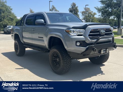 Used 2019 Toyota Tacoma SR5 AWD/4WD image 1