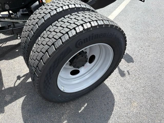 New 2026 Ford F550 4x4 Regular Cab Super Duty image 11