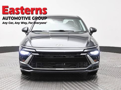 Used 2025 Hyundai Sonata SEL FWD image 2