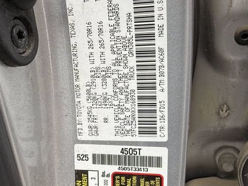 Used 2019 Toyota Tacoma TRD Off-Road w/ Technology Package AWD/4WD image 6
