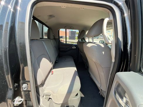 Used 2020 Nissan Frontier SV image 31