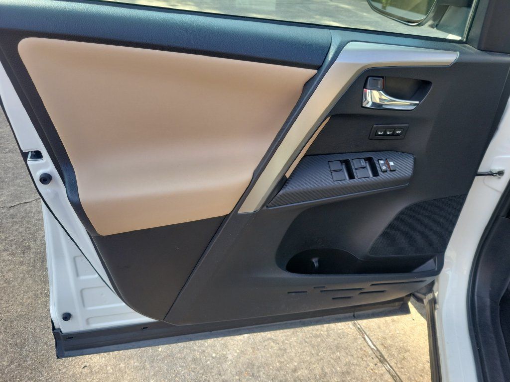 Used 2015 Toyota RAV4 Limited w/ Technology Package FWD image 14