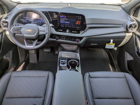 New 2026 Chevrolet Equinox LT w/ Convenience Package II image 9