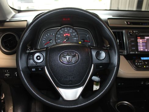 Used 2015 Toyota RAV4 XLE FWD image 10