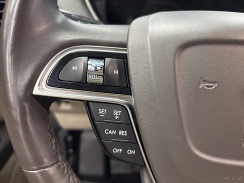 Used 2019 Lincoln Nautilus Select image 37