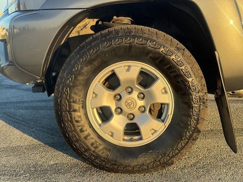 Used 2012 Toyota Tacoma 4x4 Double Cab image 16