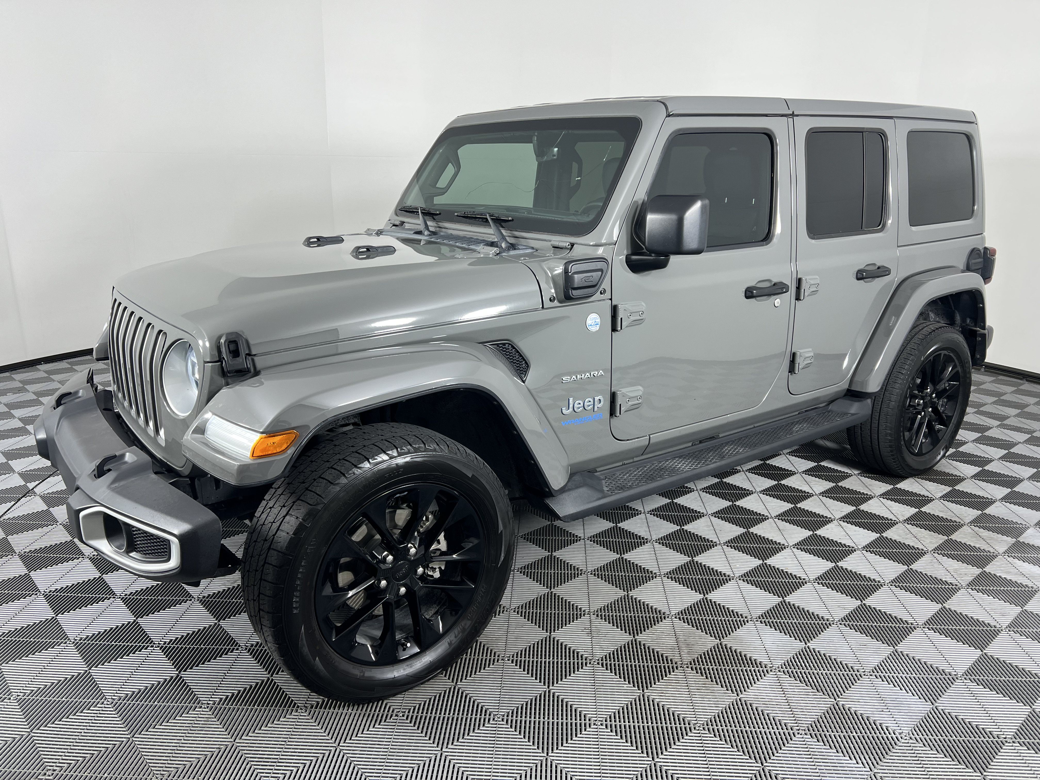 Used 2021 Jeep Wrangler Unlimited Sahara w/ Safety Group AWD/4WD image 8
