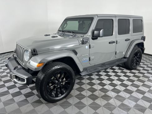 Used 2021 Jeep Wrangler Unlimited Sahara w/ Safety Group AWD/4WD image 8