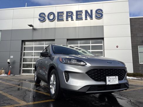 Used 2022 Ford Escape SE w/ Cold Weather Package image 1