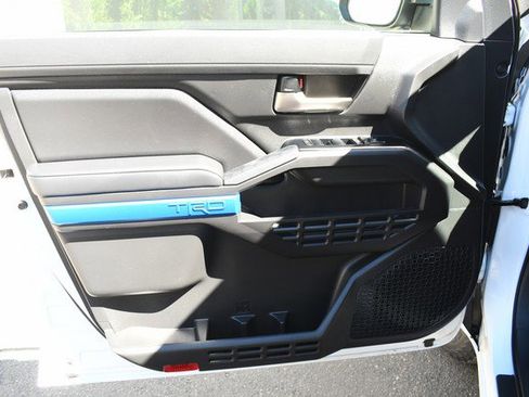 Certified 2025 Toyota Tacoma TRD Off-Road image 13