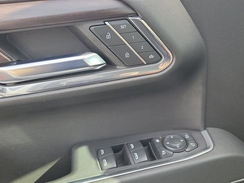 Used 2024 GMC Sierra 1500 SLT image 14