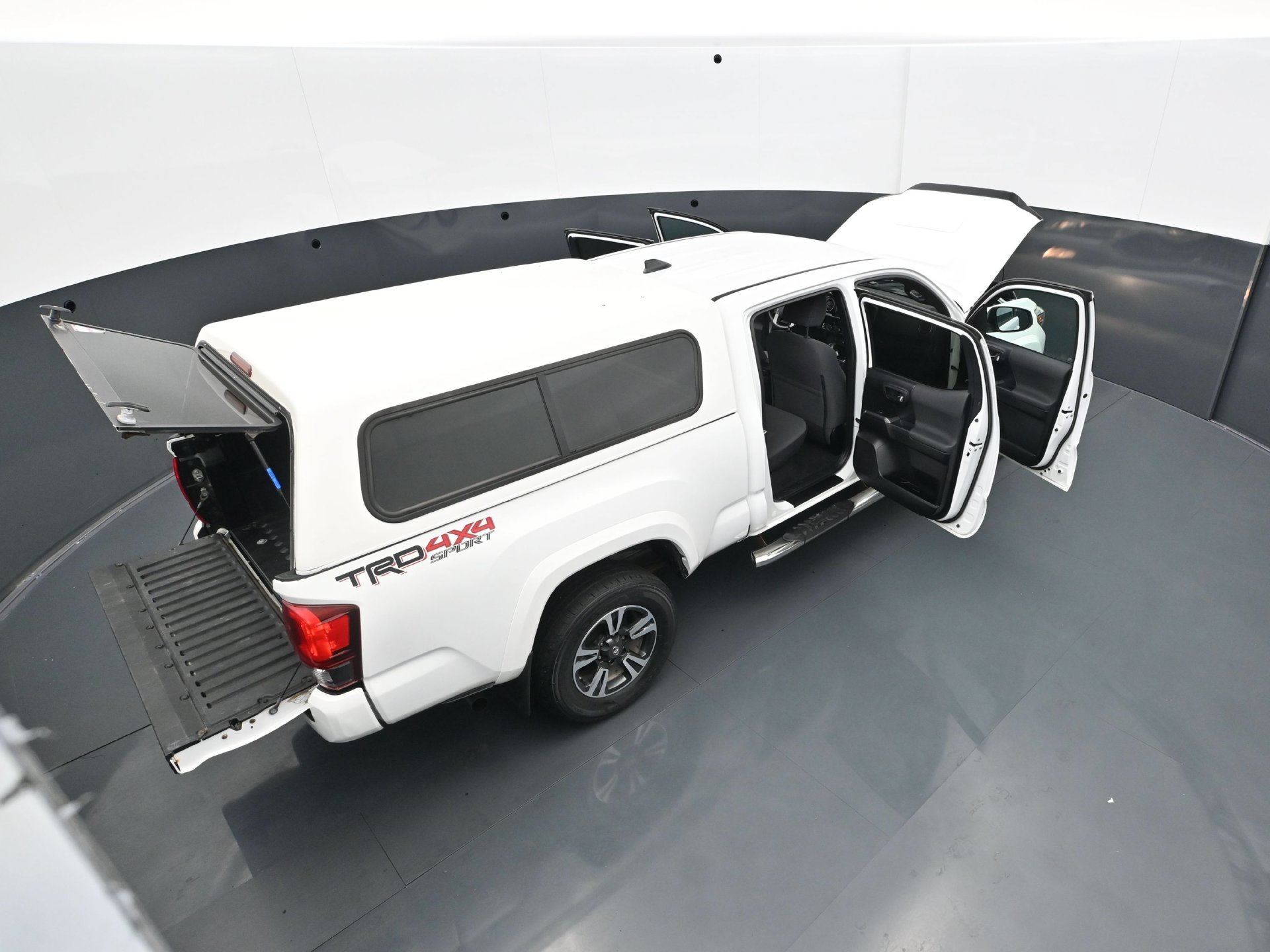 Used 2019 Toyota Tacoma TRD Sport AWD/4WD image 41
