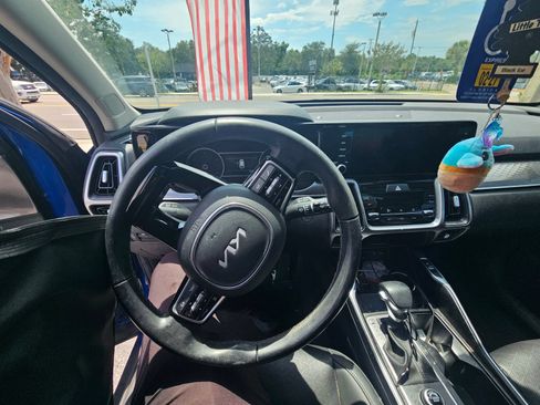 Used 2023 Kia Sorento S FWD image 5