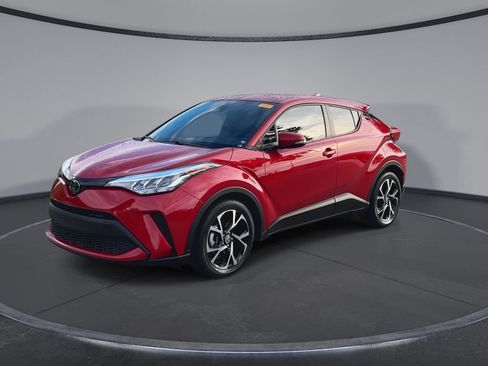 Used 2022 Toyota C-HR XLE FWD image 4