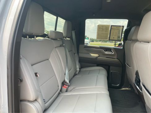 Used 2024 GMC Sierra 2500 SLT w/ SLT Premium Package RWD image 21