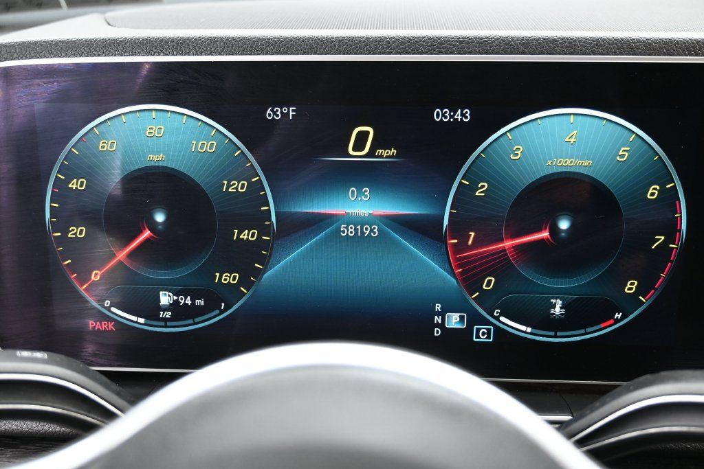 Used 2022 Mercedes-Benz GLE 350 4MATIC w/ Premium Package image 18