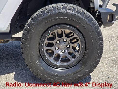 Used 2021 Jeep Wrangler Unlimited Rubicon w/ Xtreme Recon 35" Tire Package AWD/4WD image 21